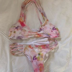 Colorful bikini from girl and the water!